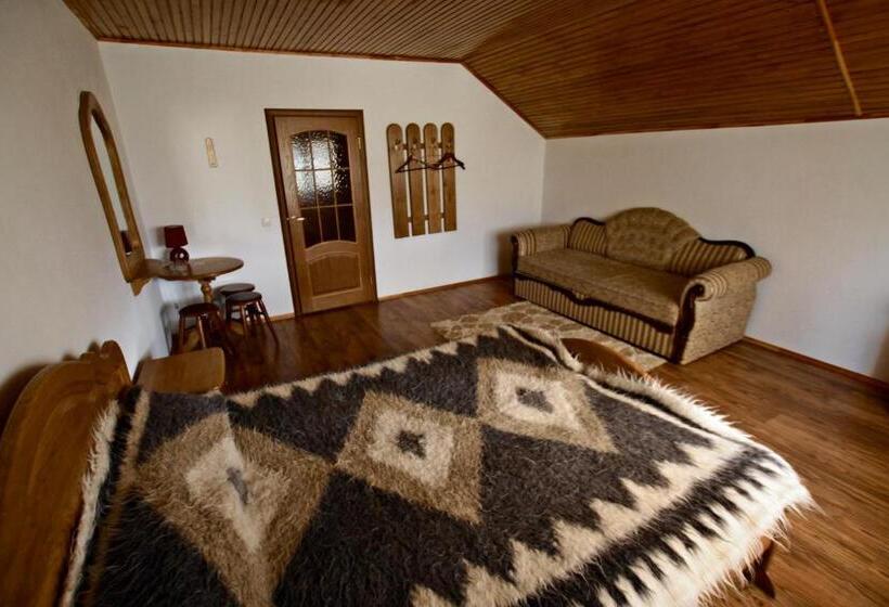 سوییت جونیور سوپریور, Hovanka
