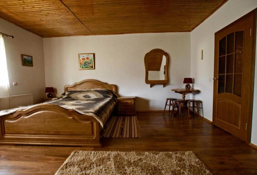 سوییت جونیور سوپریور, Hovanka