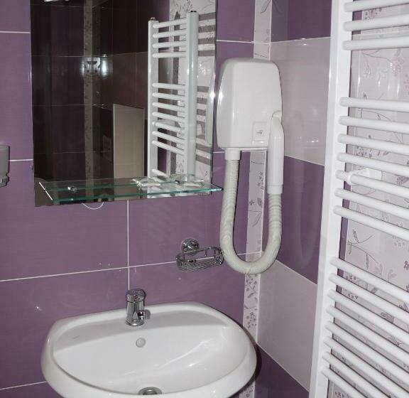 スタンダードトリプルルーム, Kashta Peychevi