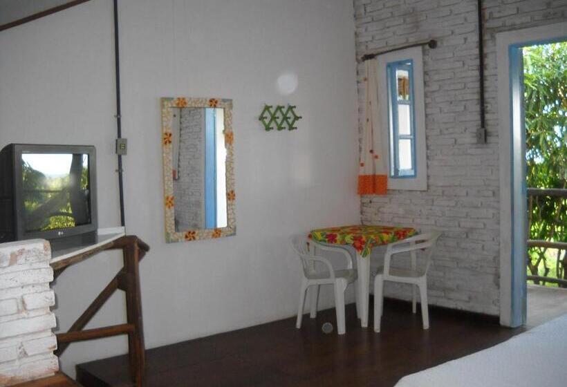 חדר לארבעה סטנדרטי עם מרפסת, Refúgio Do Corsário Imbassai Ba