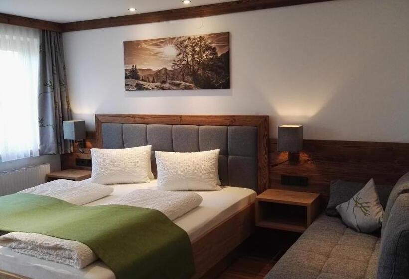 חדר סטנדרט לשלושה עם מרפסת, Denggnhof