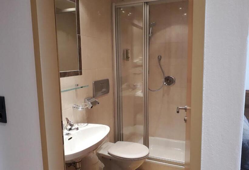 חדר סטנדרט, Denggnhof