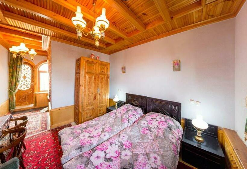 اتاق استاندارد, Furkat Guest House