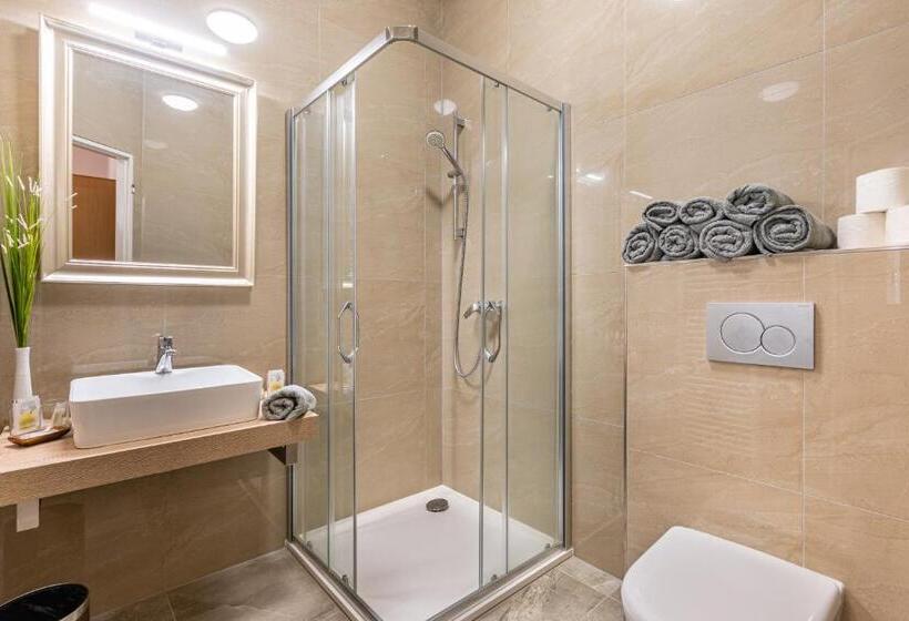 اتاق استاندارد چهار تخته, Penzion A Restaurace Stará Roudná