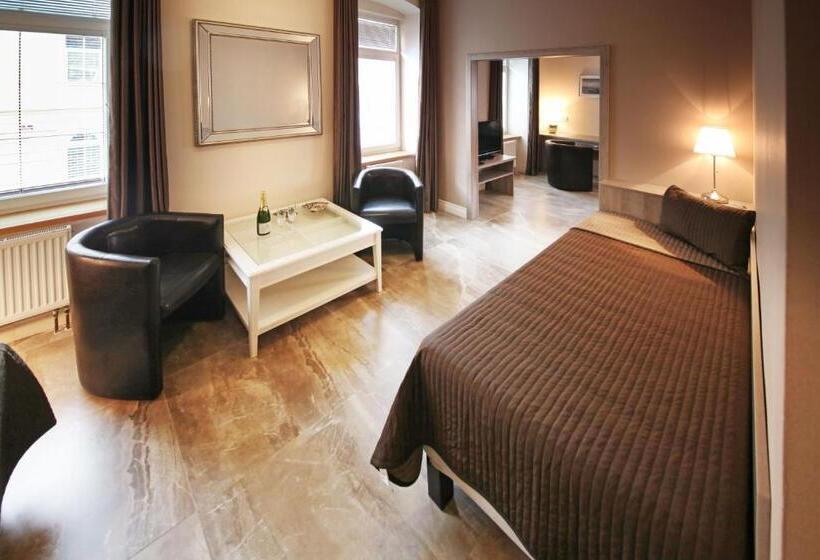 اتاق لوکس چهار تخته, Penzion A Restaurace Stará Roudná