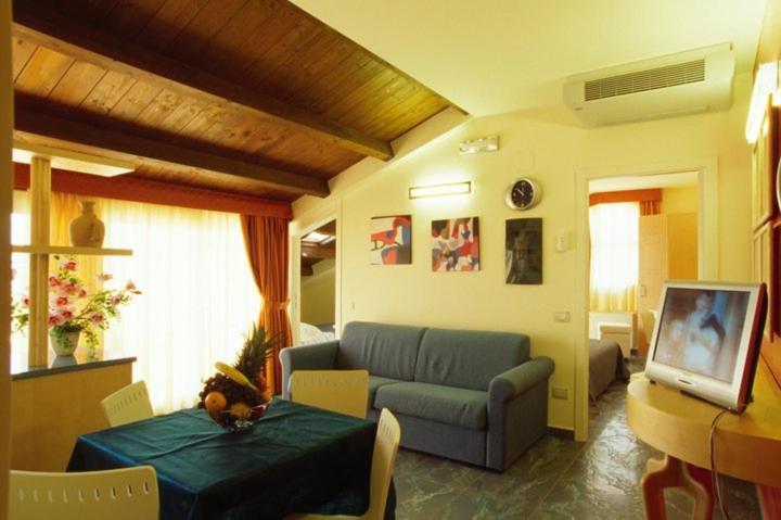 2침실 펜트하우스 아파트, Residence Anchisemare