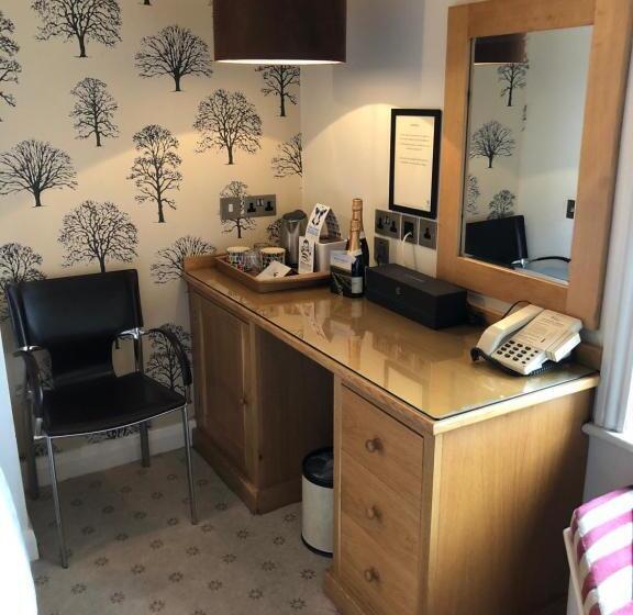 Номер Клуб, The Wheatley Arms