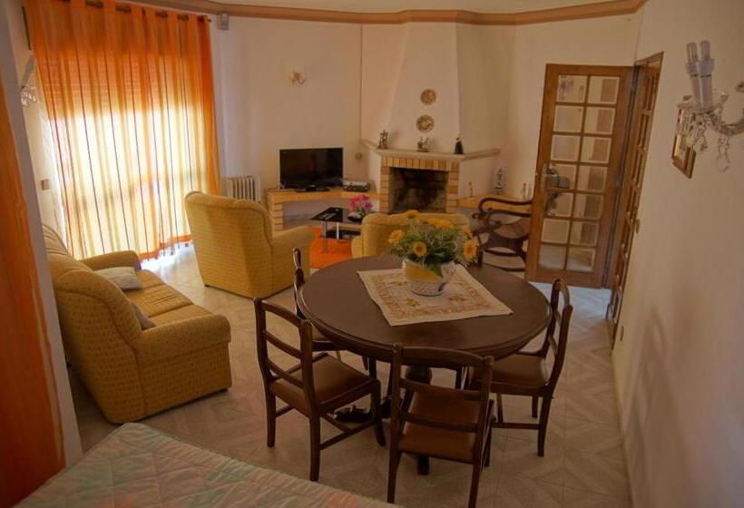 침실 2개 아파트, Apartamentos E Quartos Atalaia