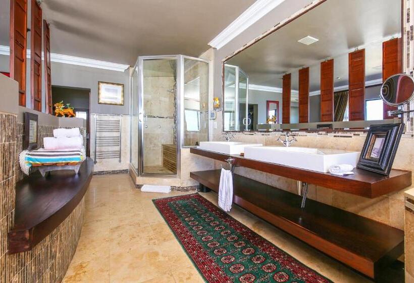 Королевский Люкс, Alexander Guest House