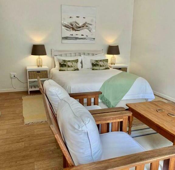 خانه 1 خوابه, Anchor's Rest