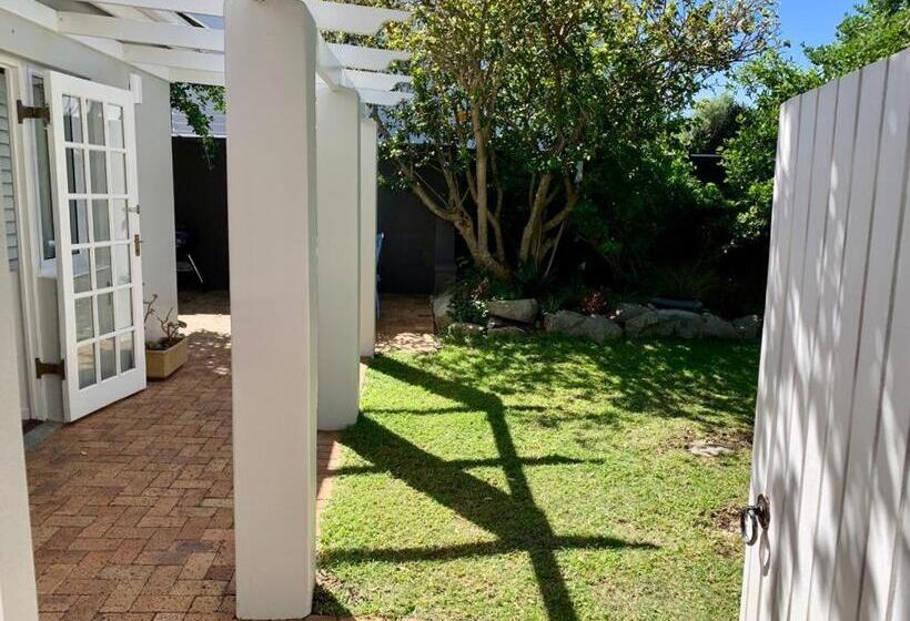 خانه 1 خوابه, Anchor's Rest