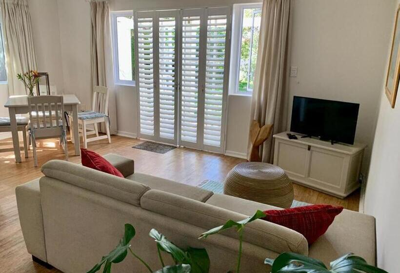 خانه 1 خوابه, Anchor's Rest