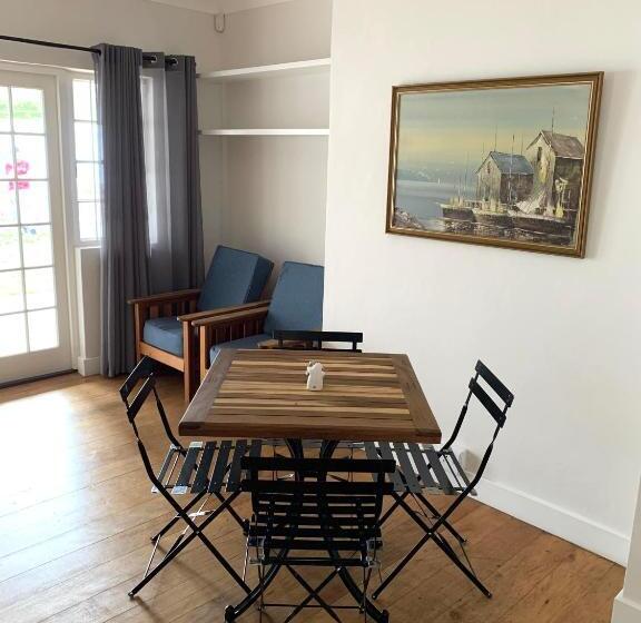 سوئیت راحتی, Anchor's Rest