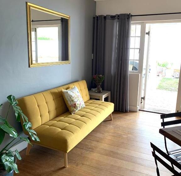 سوئیت راحتی, Anchor's Rest