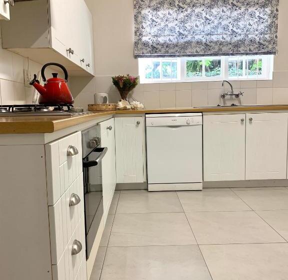 سوئیت راحتی, Anchor's Rest