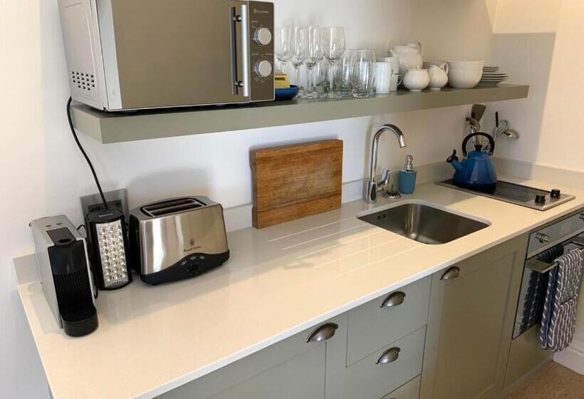 سوییت, Anchor's Rest