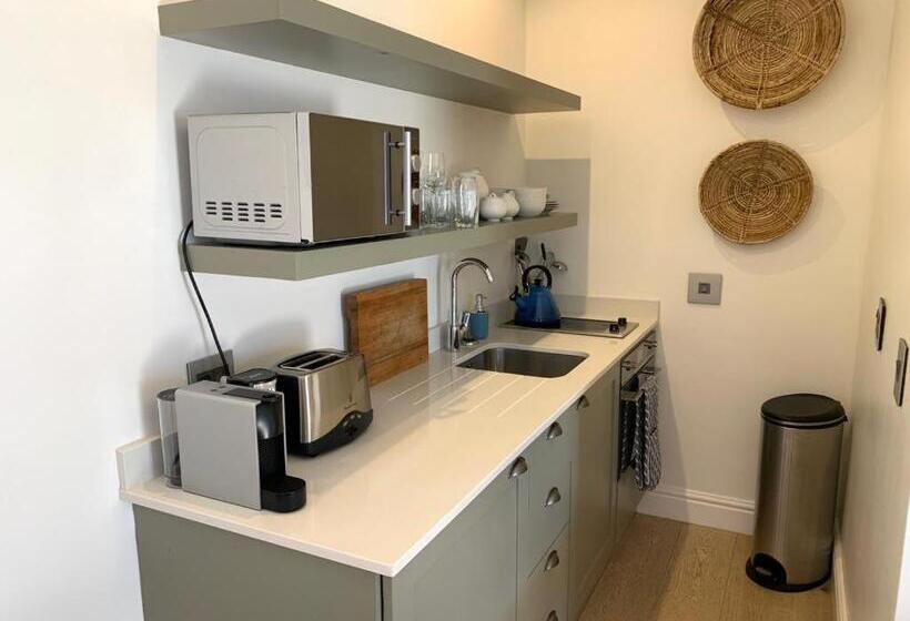 سوییت, Anchor's Rest