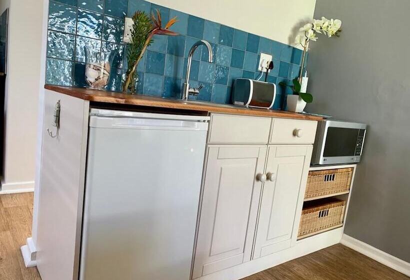 خانه 1 خوابه, Anchor's Rest