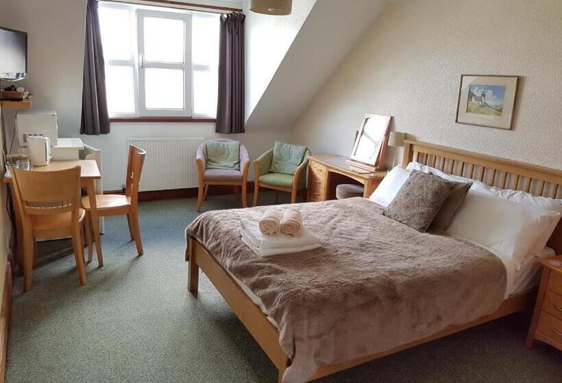 家庭间, Claremont House