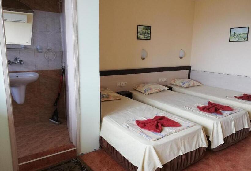 스탠다드 트리플 발코니 룸, Guest House Stoyanovi