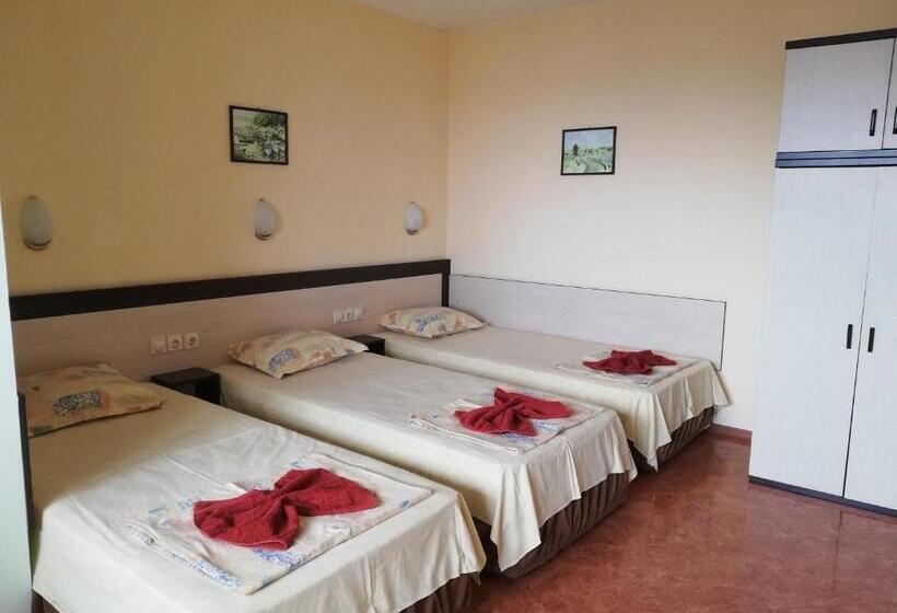 스탠다드 트리플 발코니 룸, Guest House Stoyanovi