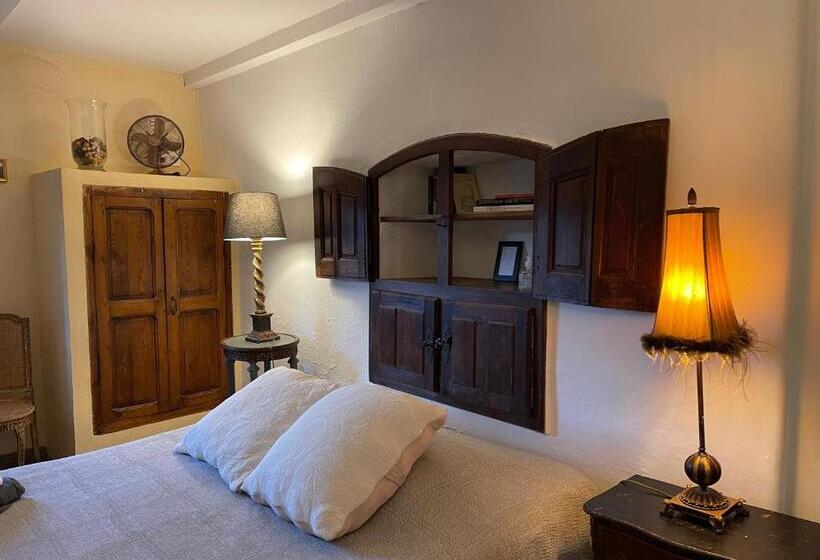 اتاق استاندارد با چشم‌انداز باغ, Domaine D Angouire