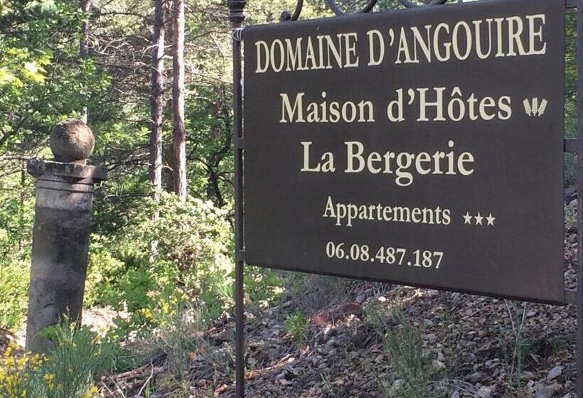 اتاق استاندارد با چشم‌انداز پارک, Domaine D Angouire