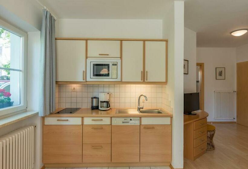 آپارتمان 1 خوابه, Villa Majense