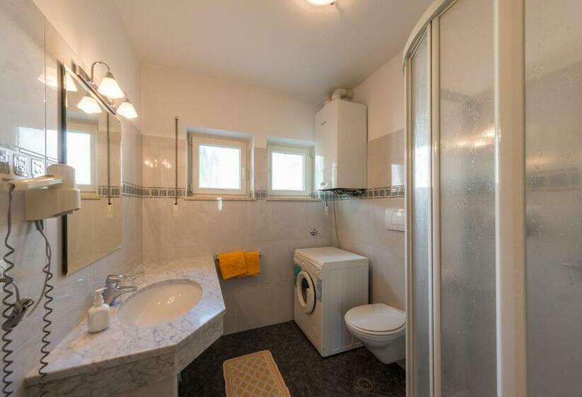 آپارتمان 1 خوابه, Villa Majense