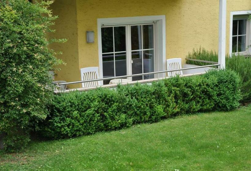 آپارتمان 1 خوابه, Villa Majense