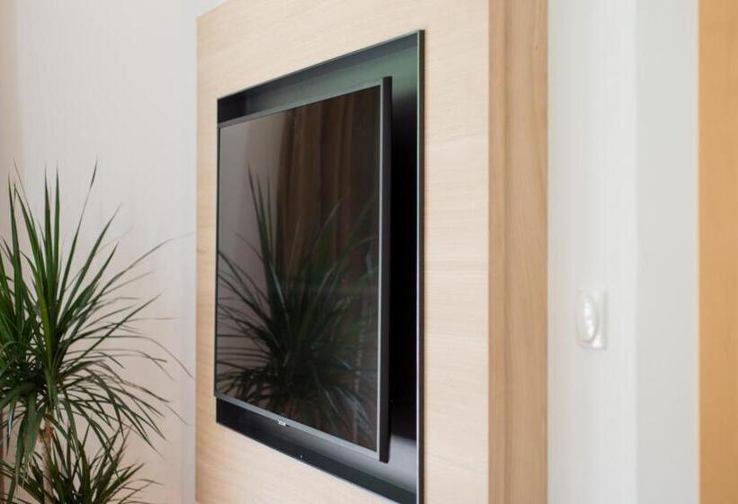 آپارتمان لوکس 1 خوابه, Villa Majense