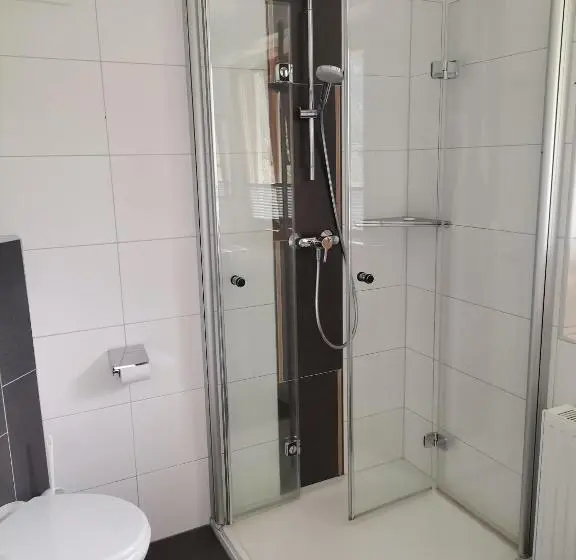 Standard Kolmen Hengen Huone, Landgasthof Steiner