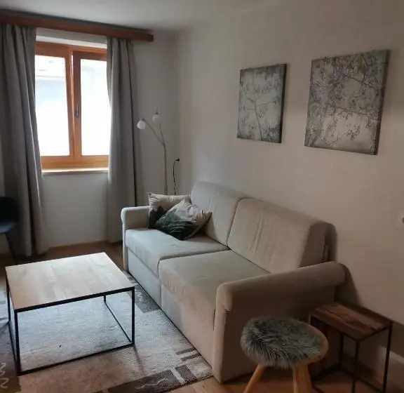 Standard Neljän Hengen Huone, Landgasthof Steiner