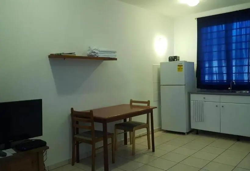 استودیوی استاندارد, Orange Rembrandt Studio Apartments
