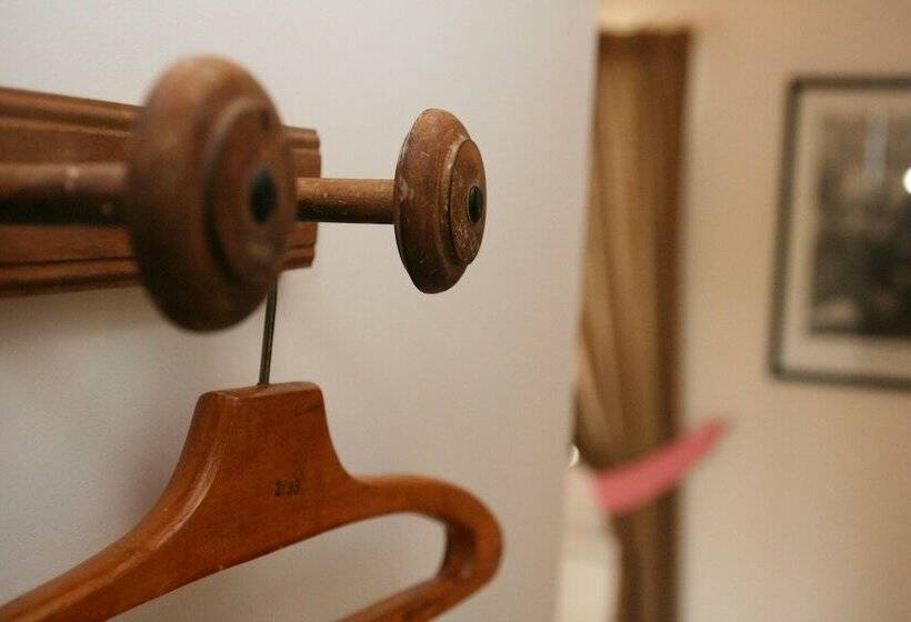 חדר סטנדרט, Montperthuis