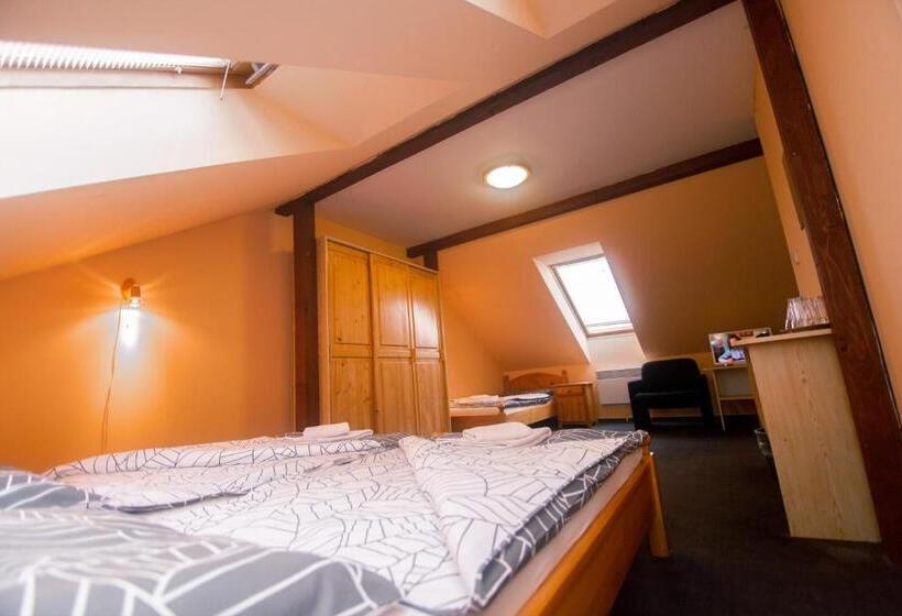 חדר סטנדרט לשלושה, Penzion Moyzes