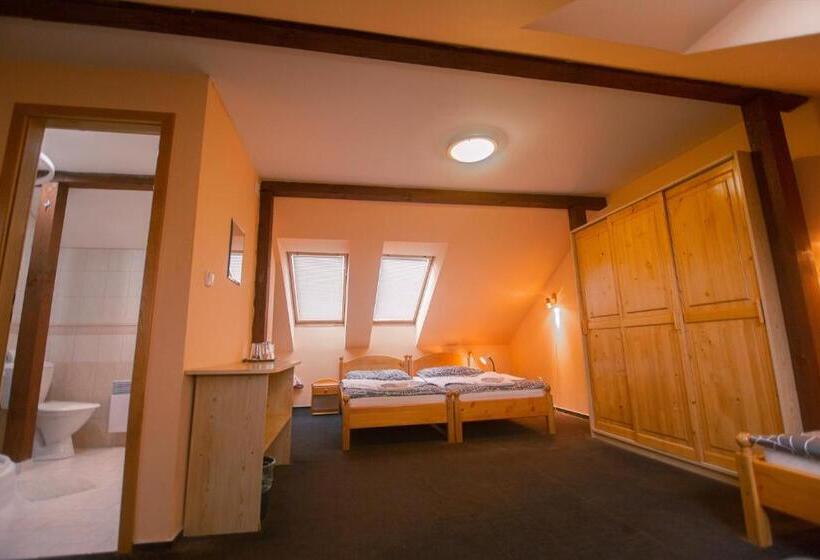 스탠다드 트리플 룸, Penzion Moyzes