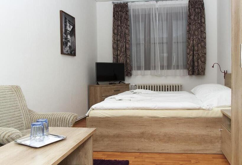 חדר סטנדרט, U Heligonky