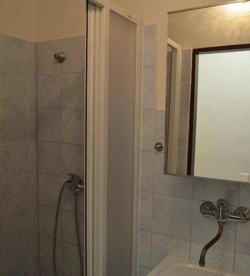 חדר סטנדרט יחיד, U Heligonky