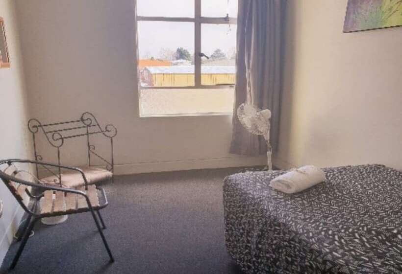 חדר סטנדרד יחיד חדר אמבטיה משותף, Horse And Jockey Inn