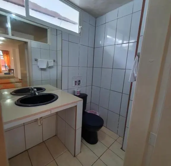 スタンダードトリプルルーム, Hostal Cerro Azul