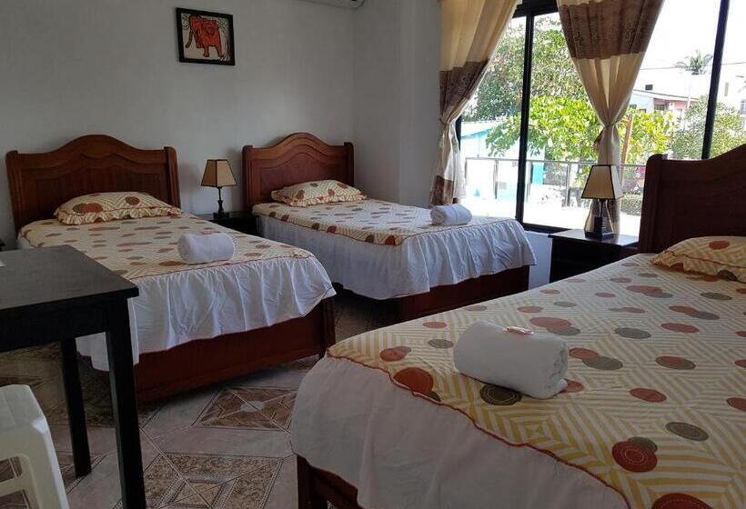 Номер Стандарт Трехместный, Hostal Cerro Azul