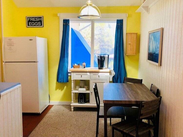 スーペリアトリプルルーム, New Buffalo Inn & Spa