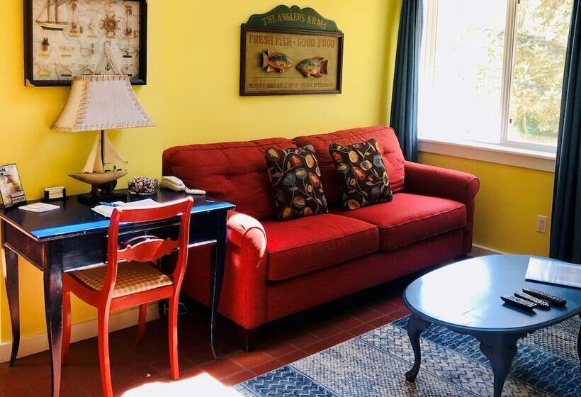 スーペリアトリプルルーム, New Buffalo Inn & Spa