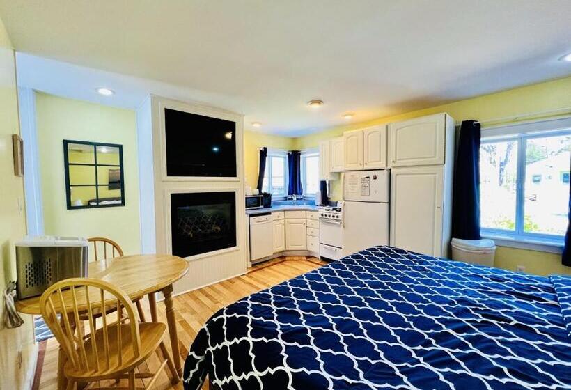 スーペリアスタジオ, New Buffalo Inn & Spa