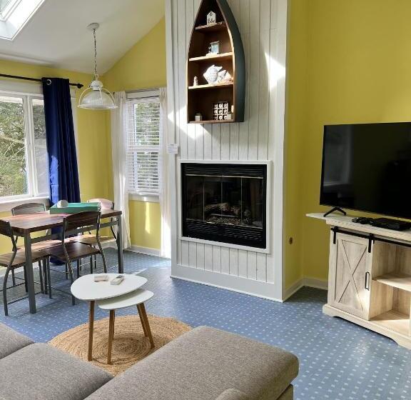 キングサイズベッドのスタンダードルーム, New Buffalo Inn & Spa