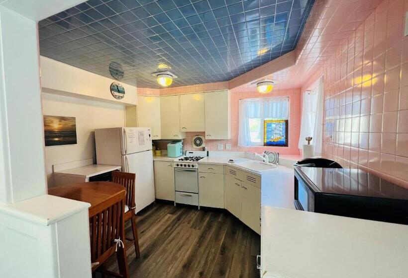 キングサイズベッドのデラックスルーム, New Buffalo Inn & Spa