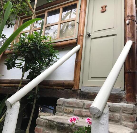 بانگلوی استاندارد, Viejamar B&b