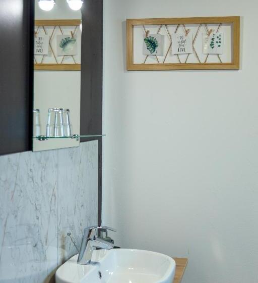 استودیوی استاندارد, Apartments Silva