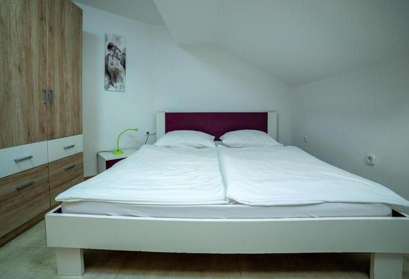 آپارتمان 2 خوابه, Apartments Silva